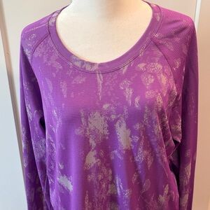 Lululemon Women's Purple Light Grey Print Long Sleeve Top Size 14 Workout Casual